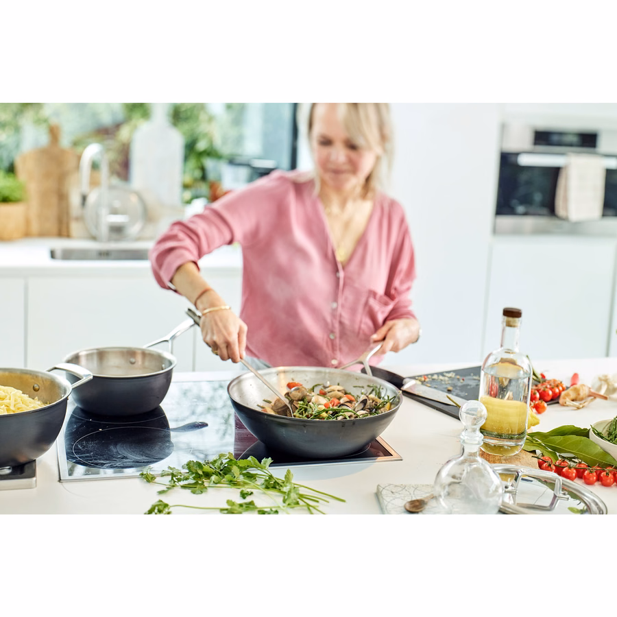12-inch, 18/10 Stainless Steel, Wok, Silver-Black