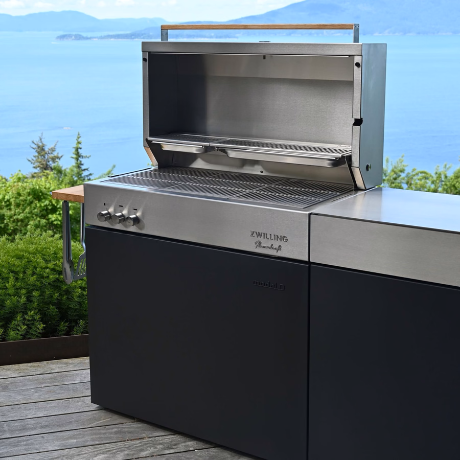 Propane gas grill, Deep Umbra