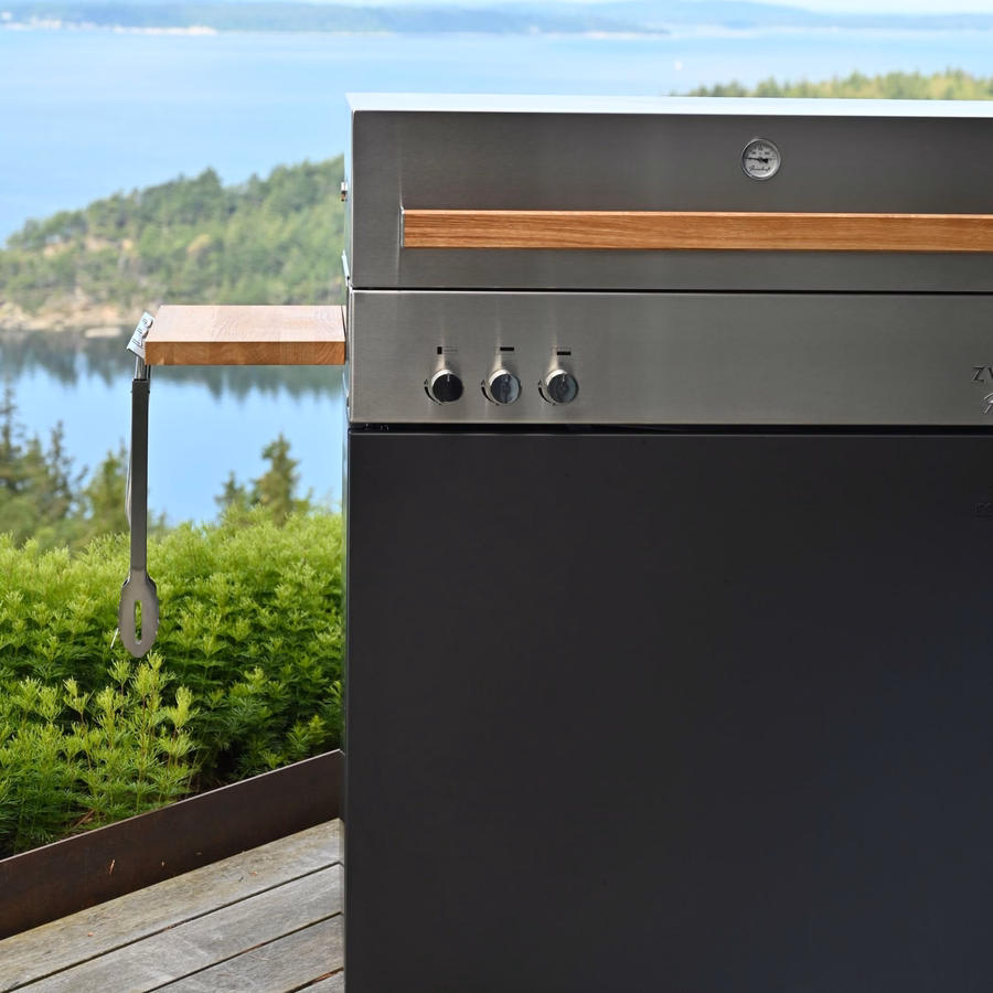 Propane gas grill, Pool