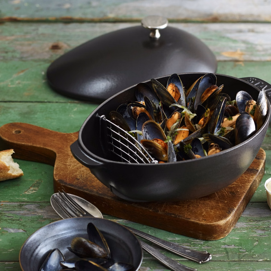 2 qt, Cast Iron, Mussel Pot, Matte Black