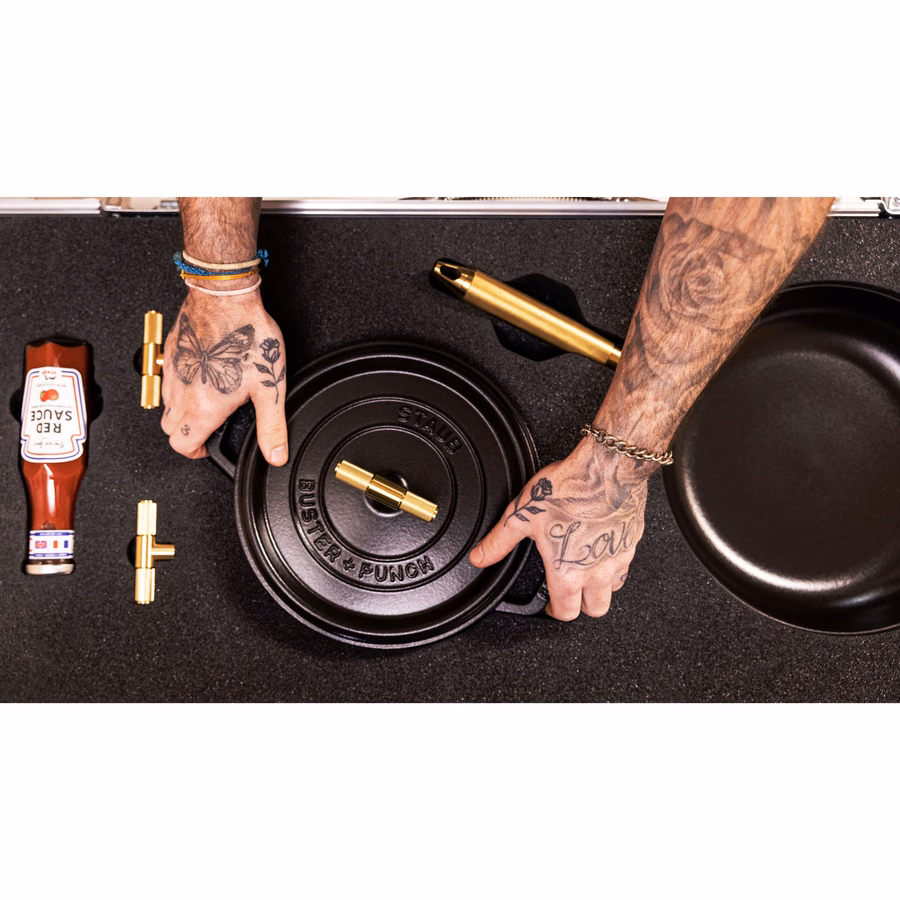 7 qt, Round, Dutch Oven Buster And Punch, Matte Black