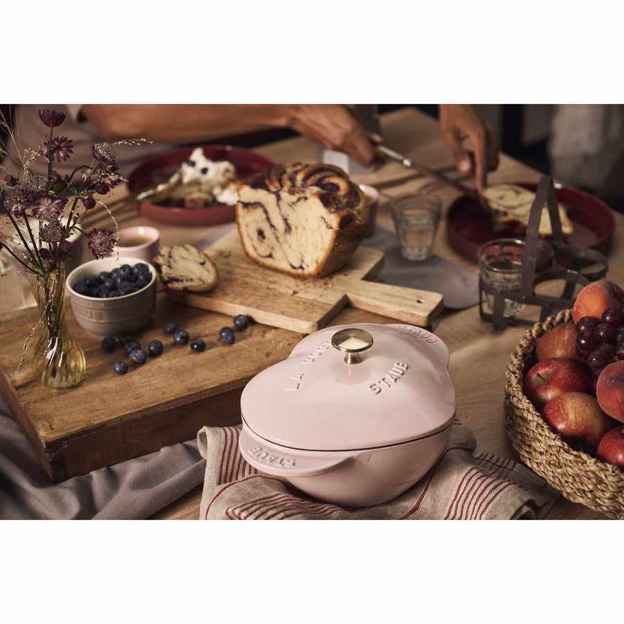1.75 qt, Heart, Dutch Oven, Peony Pink