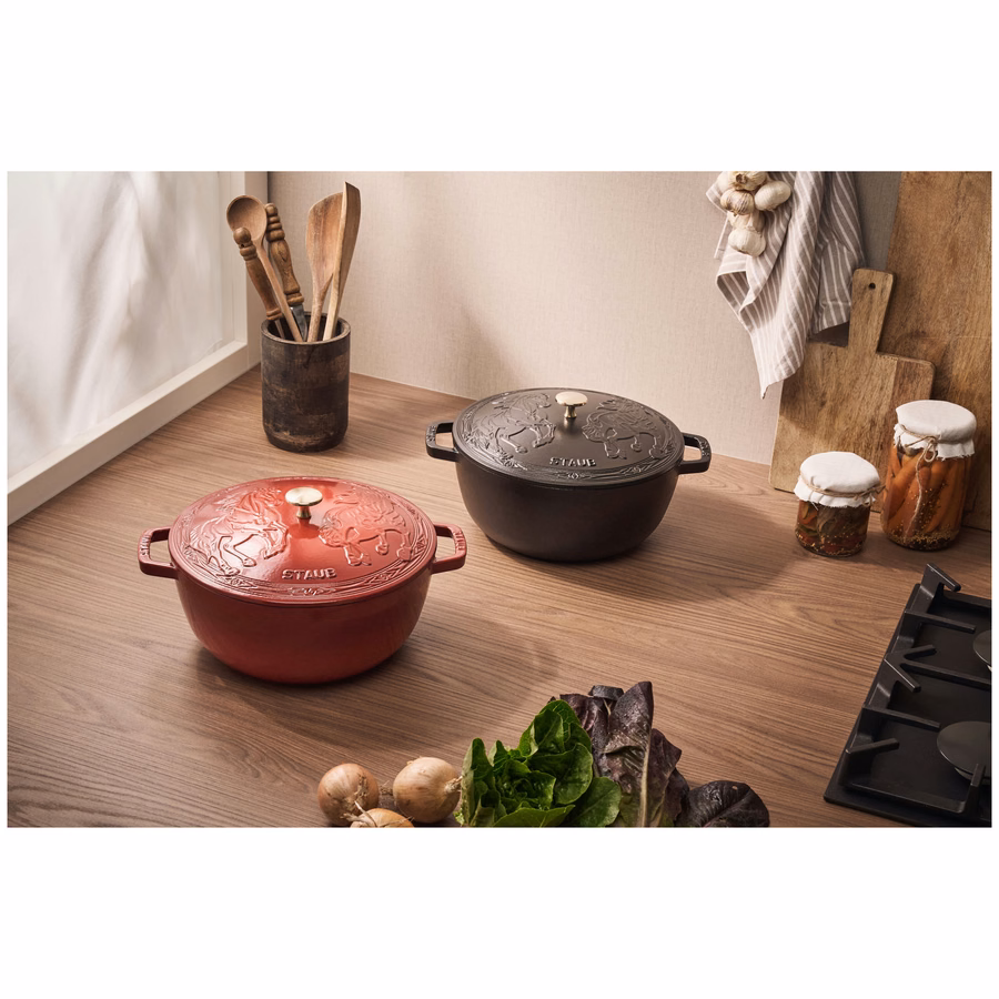 5 qt, Essential French Oven with Horse Lid, Cherry