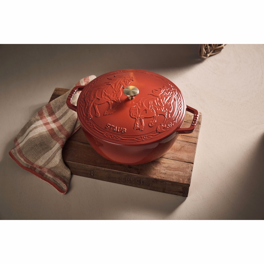 5 qt, Essential French Oven with Horse Lid, Cherry