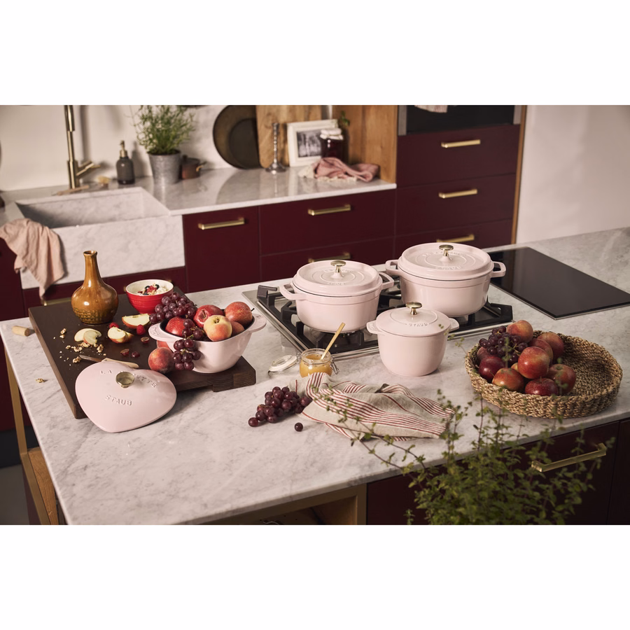 3.5 qt, Braiser With Glass Lid, Peony Pink