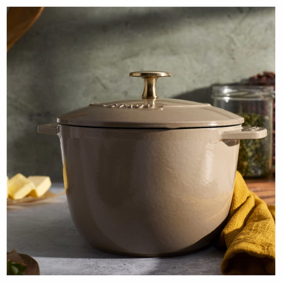 1.5 qt, Petite French Oven, Sesame