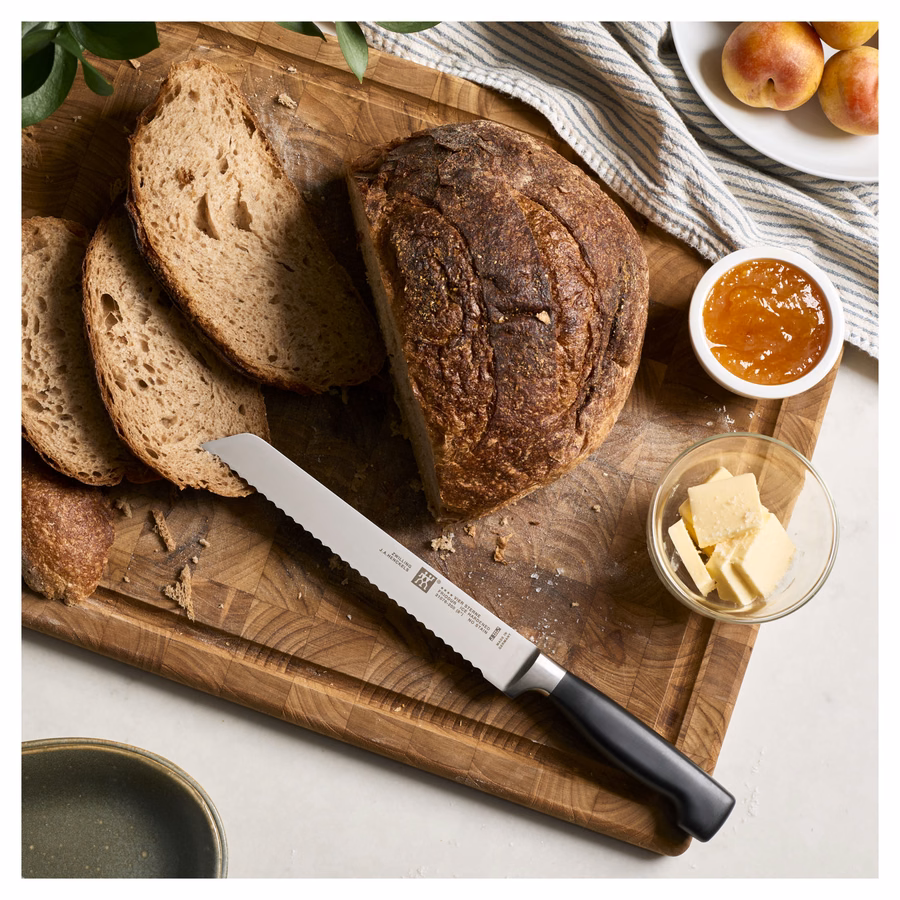 Bread knife 8 inch, serrated edge