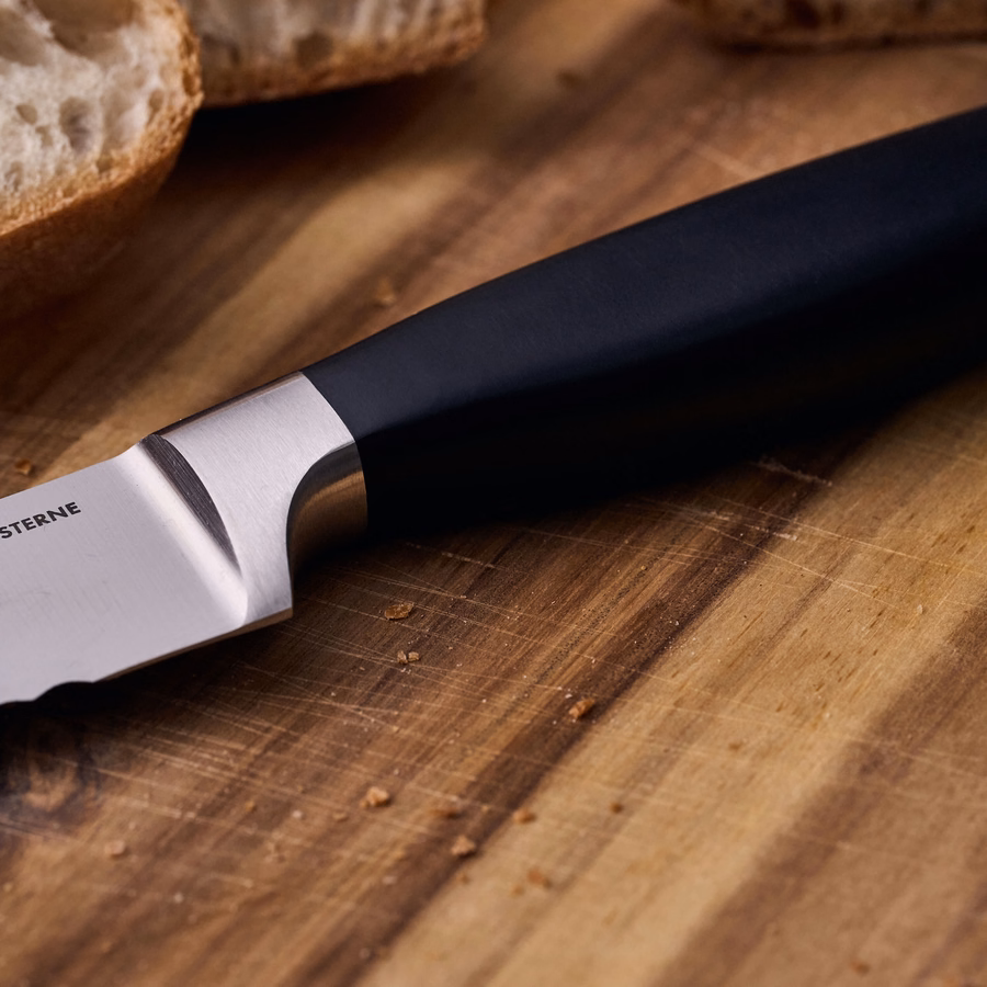 Bread knife 8 inch, serrated edge
