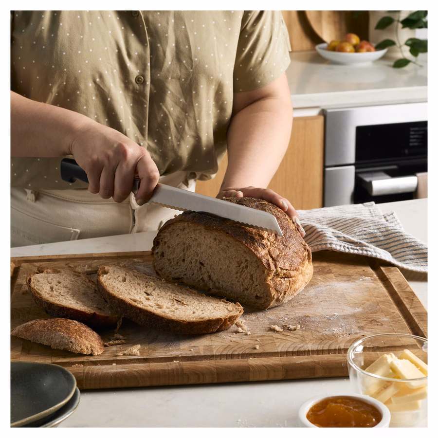 Bread knife 8 inch, serrated edge