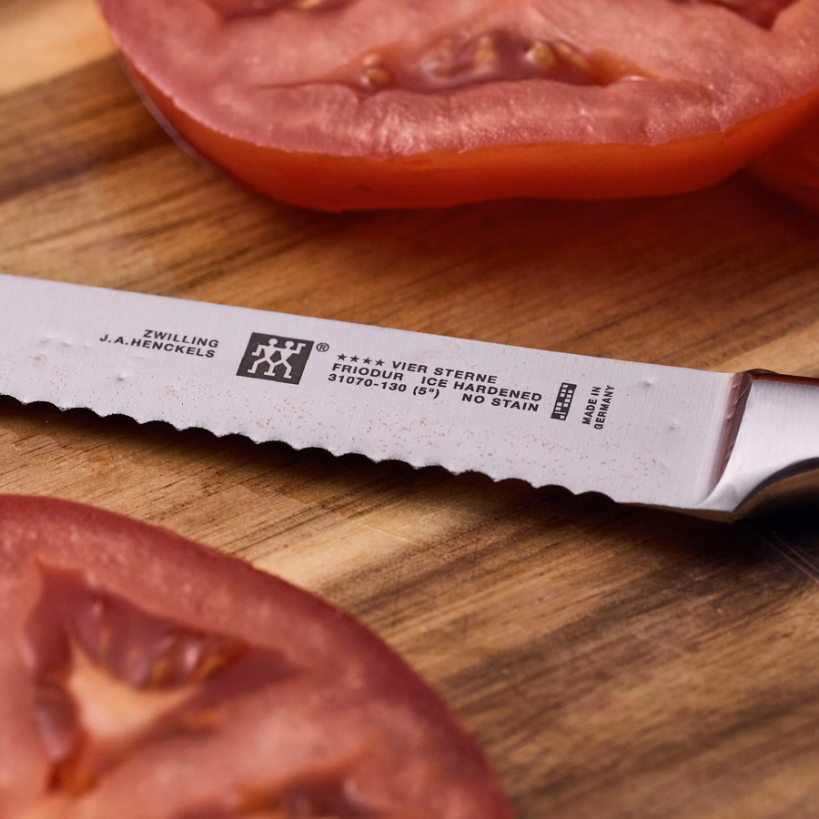 Utility knife 5 inch, serrated edge