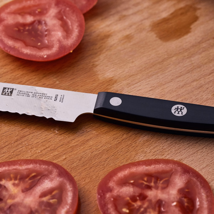 5-inch Z15.1 Utility Knife, Serrated Edge